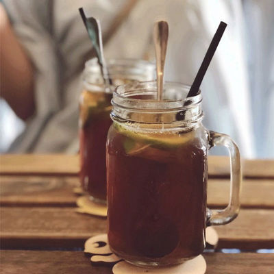 Προσαρμοσμένες γυάλινες κούπες 500ml Clear Mason Glass Water Juice Cup Cola με άχυρο και καπάκι